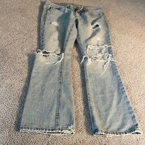 American Eagle distressed Junior’s jeans size 6 short